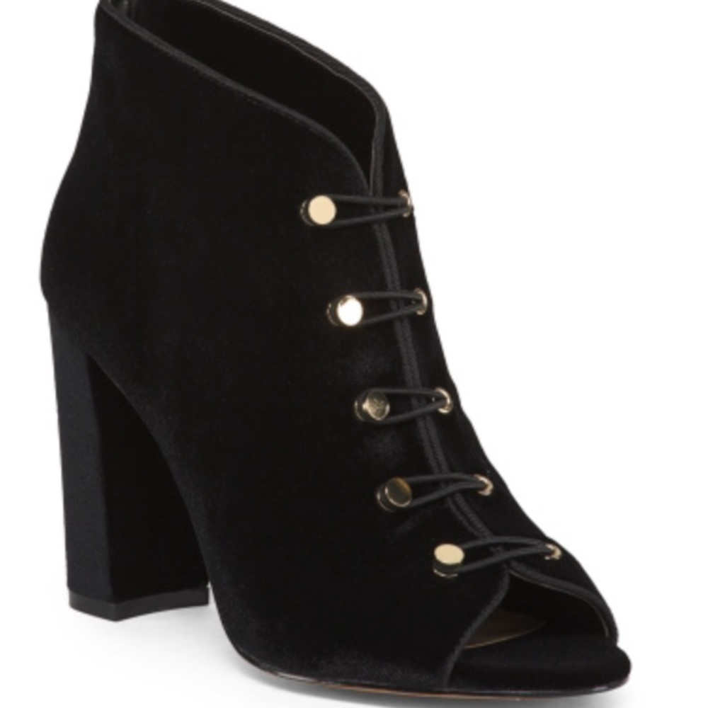 Vince Camuto Chunk Heel Victorian Bootie